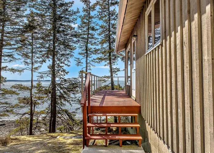 Reed Shore Cottage Oceanfront, Sunset View, Private Shore Stairs, Harbor Watch