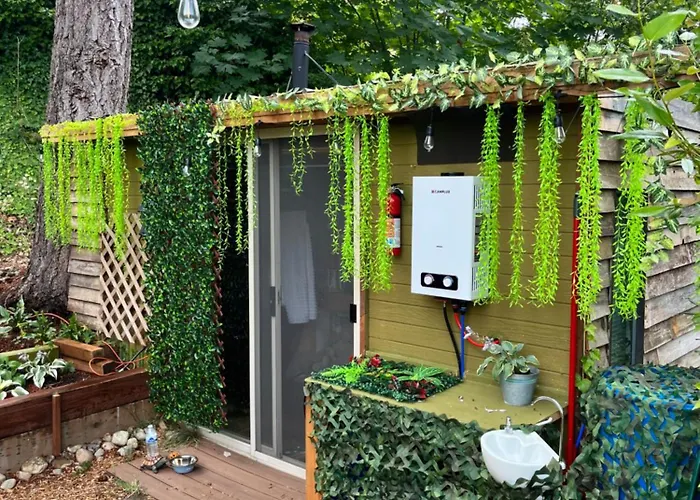 Birdsong Lakeside Serenity Retreat