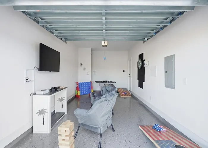 Salty Seahorse New Coastal Townhome In Pcb