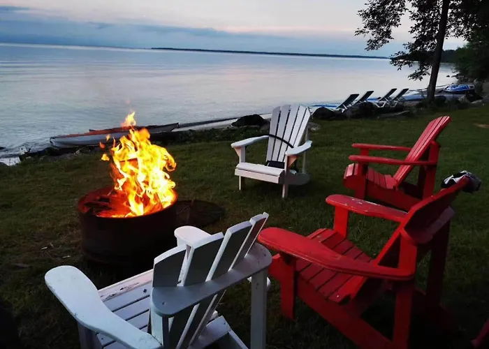 Lakefront Cottage Private Beach & & Kayaks