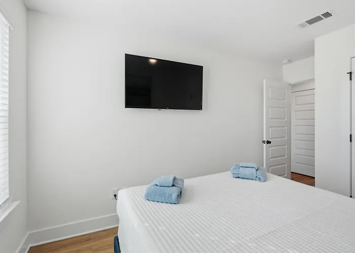 Salty Seahorse New Coastal Townhome In Pcb