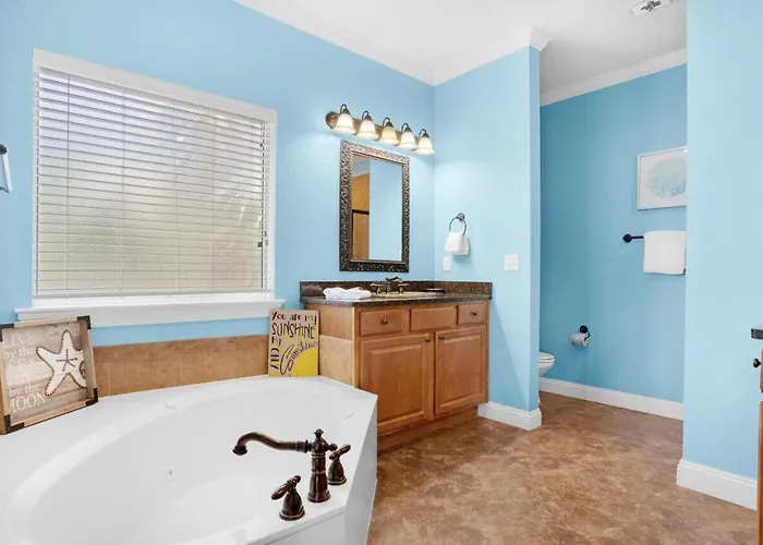 Splish Splash Pet Friendly Pool View