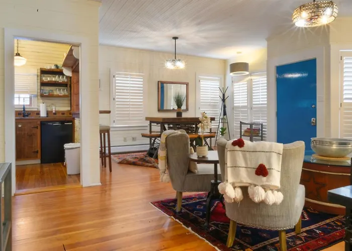 Quietside Quarterdeck Dual King Wings, Bunk Room, Fire Patio & Pet-Friendly