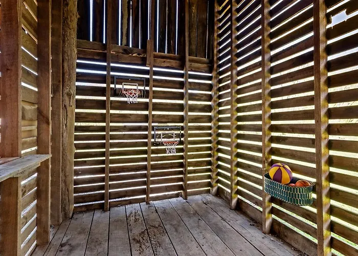 Cozy A-Frame Retreat With Creekside Hammock Getaway In Newport, Tennessee