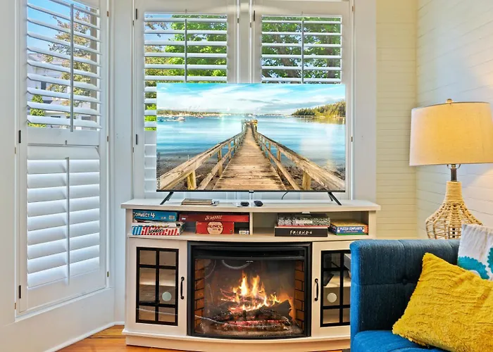 Quietside Quarterdeck Dual King Wings, Bunk Room, Fire Patio & Pet-Friendly