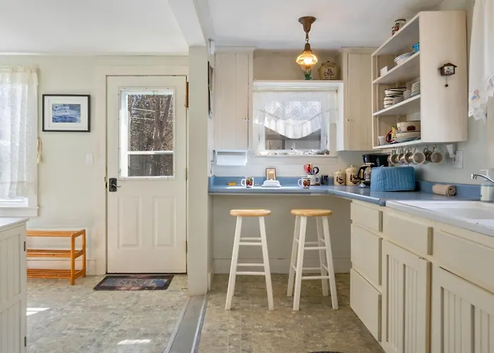 Mullein Hill Cottage Escape Crowds To Mdis Quiet, Historic Birthplace