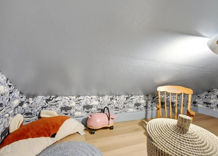 Modern Mountain-Chic Condo-Ski, Golf, Bike, Hike!