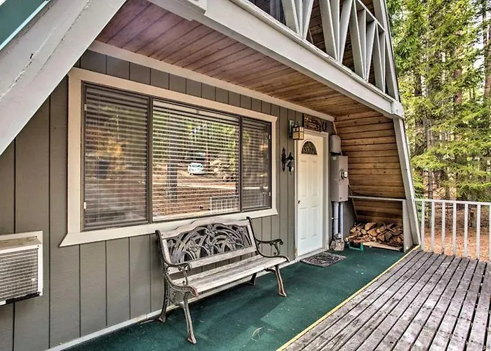 Cozy A-Frame Cabin For A Getaway Near Lake Wenatchee In Leavenworth, Washington