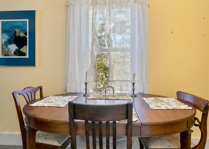 Mullein Hill Cottage Escape Crowds To Mdis Quiet, Historic Birthplace