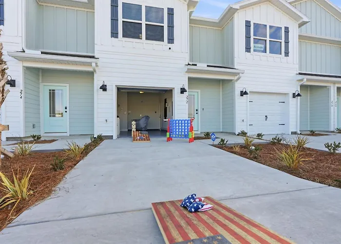 Salty Seahorse New Coastal Townhome In Pcb
