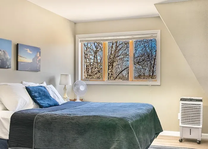 Phoenix Aerie Birds-Eye Harbor Views, Maritime Loft, Harbor Watch Sunrise Deck