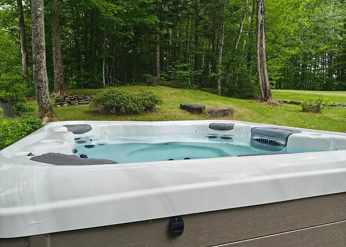 Authentic Vt Chalet, Hot Tub, Fire Pit, Mt Snow