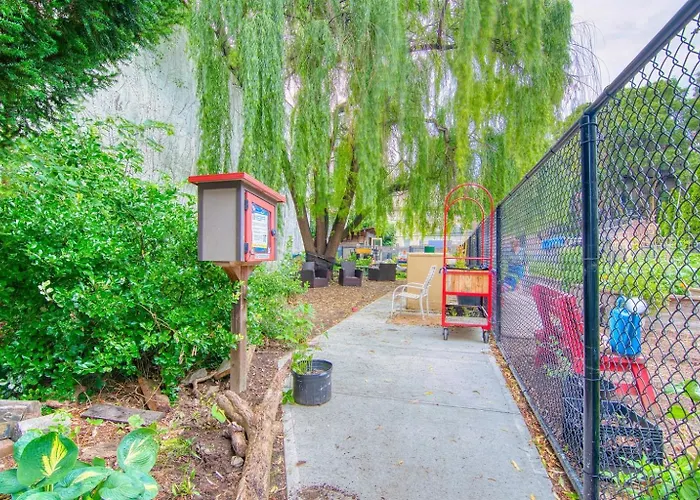 4Br Near Prospect Park Off-Street Parking Outdoor Space 3 Kings, 1 Queen