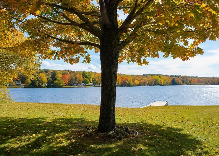 Lakefront Retreat Home- Swimming-Fishing-Boating