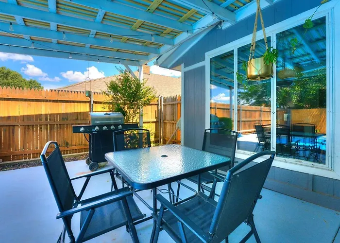 Indigo & Cedar 4Br Pool Gym Game Room