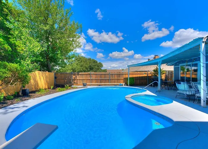 Indigo & Cedar 4Br Pool Gym Game Room