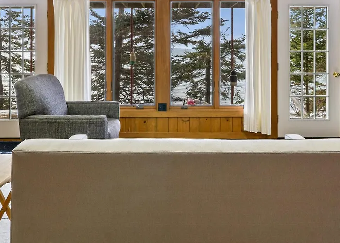 Reed Shore Cottage Oceanfront, Sunset View, Private Shore Stairs, Harbor Watch