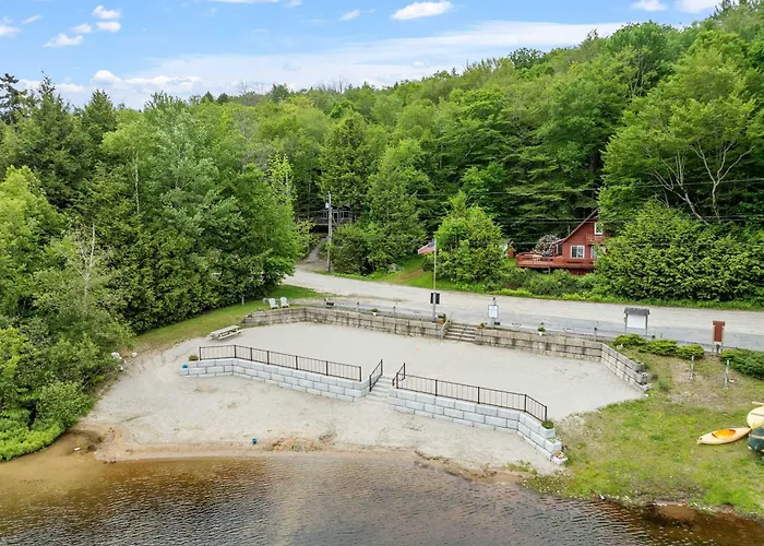 Treetop House- A Hillside 3Bed Retreat -Chalk Pond