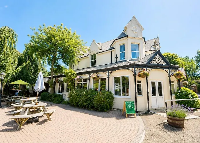 Tudor Style Bungalow Near St Ives