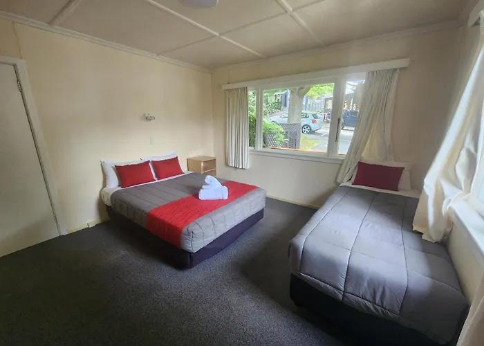 Dog friendly hotels Pinewood Queenstown