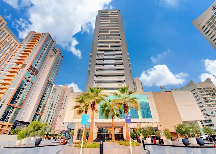 Hotels with pool Regency Luxury Suites