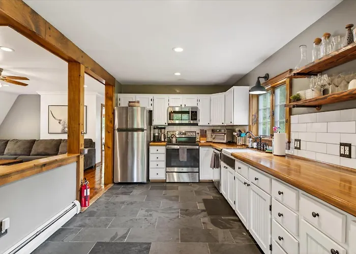 Slippery Slope Chalet, Hot Tub, Arcade, Firepit, 5 Min To Base, Nightlife And Restaurants