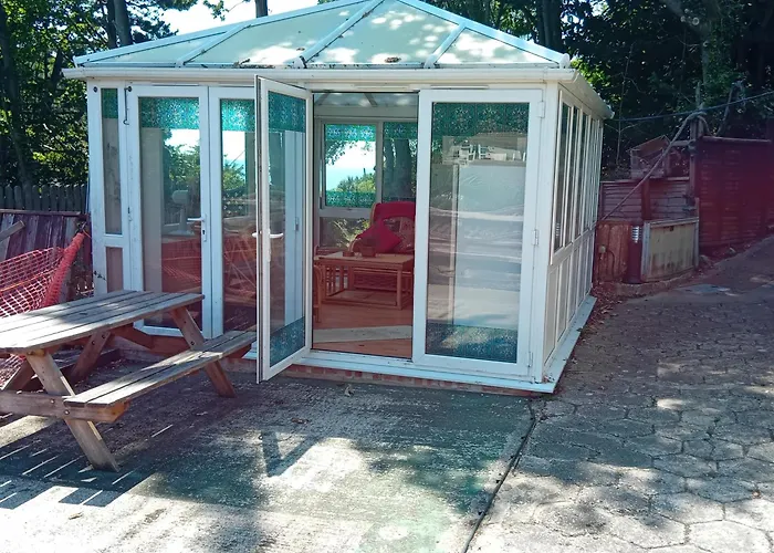 Cosy Warren - With Ocean View - Plus Savings On Ferry Travel