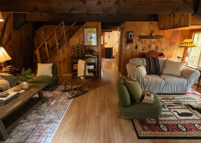 Evergreen Lodge, Hot Tub Retreat Near Lake Placid And White Face