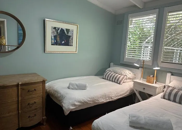 Chiara'S Art Cottage Coastal Garden Retreat