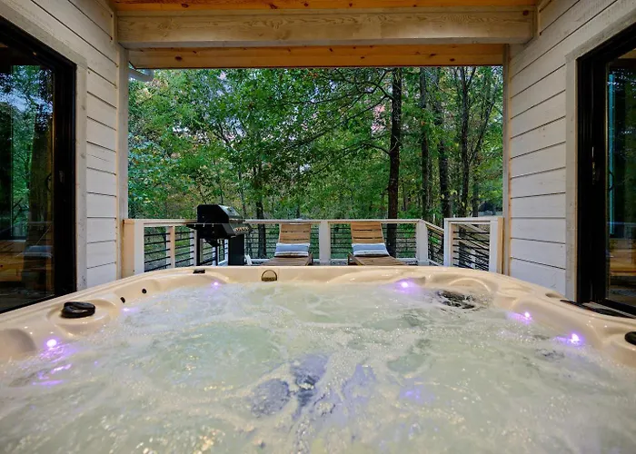 Secluded Pool Hot Tub Starlink Ev Charger