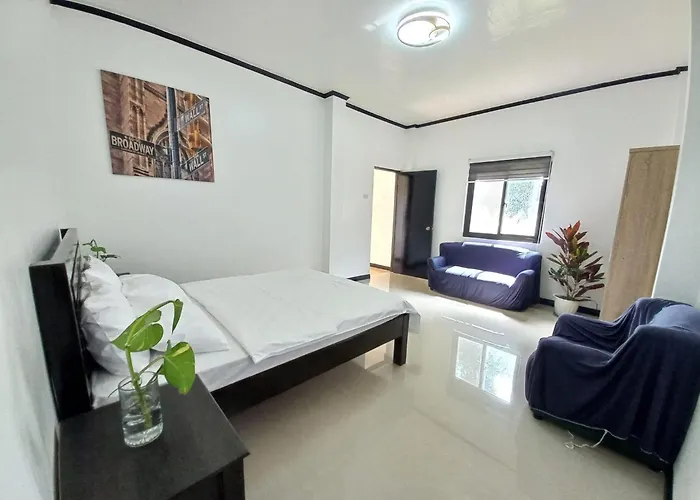 Ginena'S Panglossian House