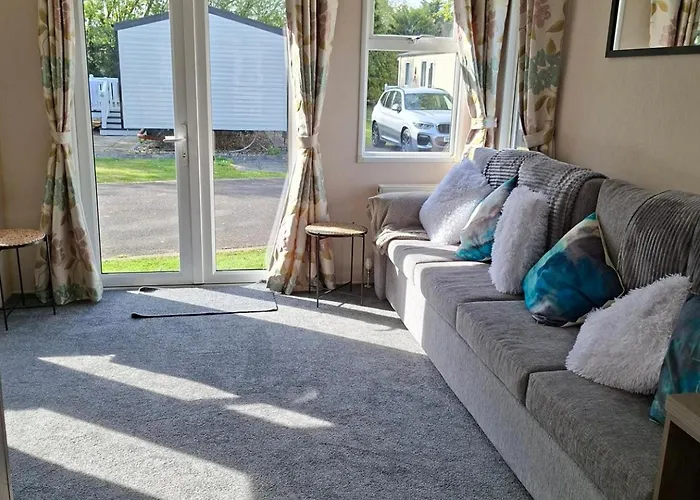 Homely Caravan In Skegness - Sleeps 6