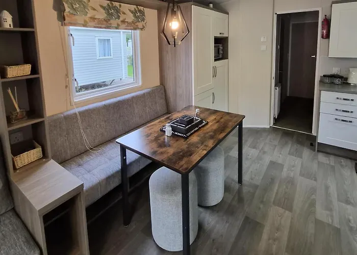 Homely Caravan In Skegness - Sleeps 6