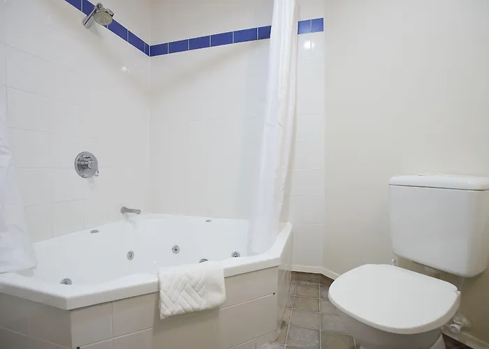 Ventura Inn & Suites