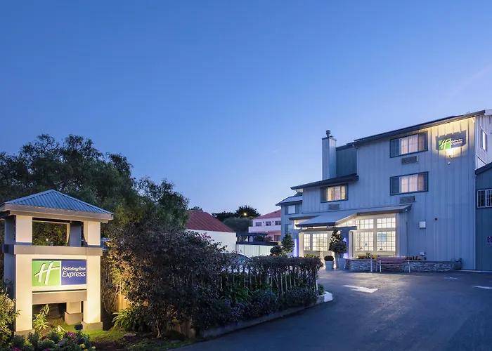 Holiday Inn Express Monterey - Cannery Row By Ihg