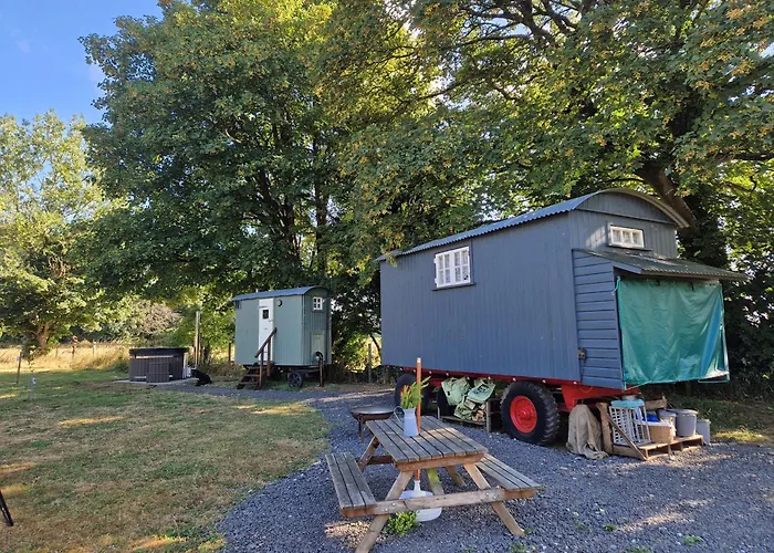 The Delkin Shepherds Huts Castle Combe