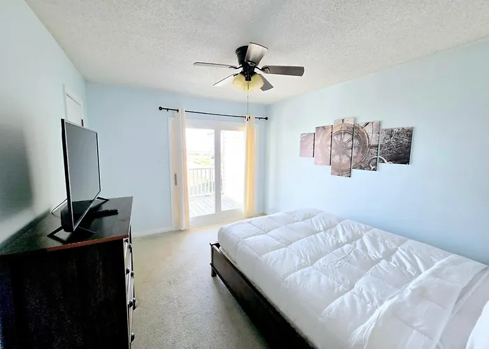 1 Block To Beach 3Br Gulf Shores Home, Sleeps 8