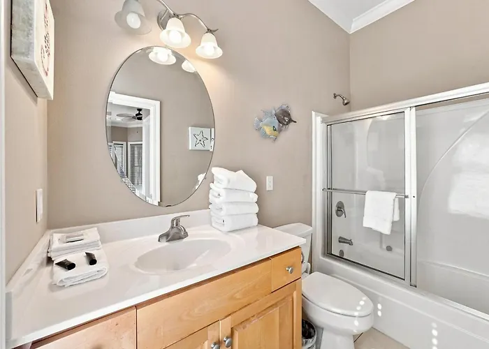 Eagles Nest Sleeps 10 Bay Views Pet-Friendly