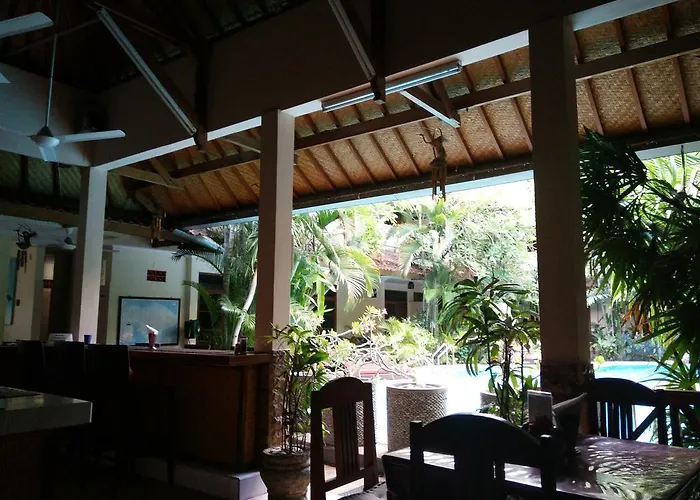 Hotel near College: Secret Garden Inn