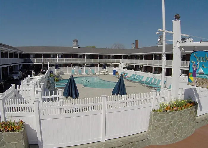 Sands By The Sea Motel