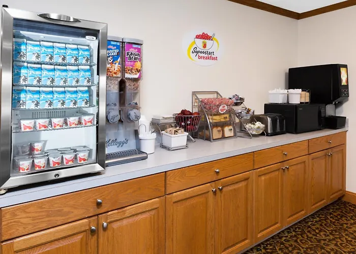 Super 8 By Wyndham St. Ignace