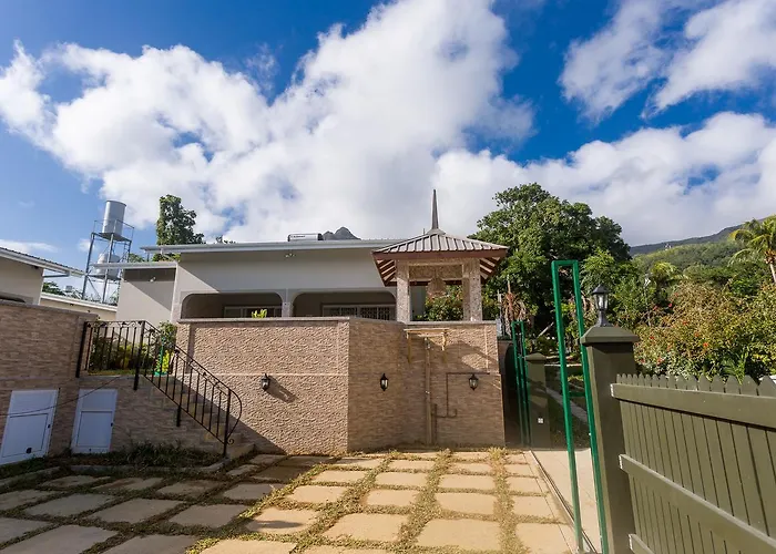 Beau Vallon Villa Chalets
