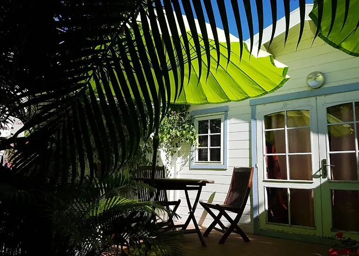 Bungalow Meuble Pres Du Lagon