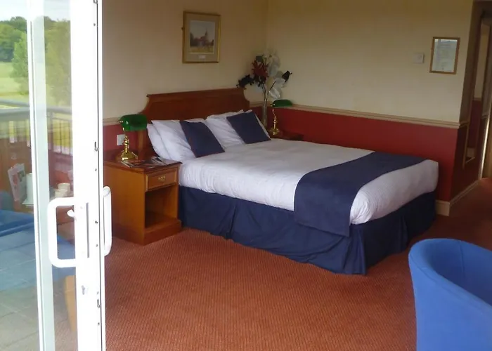 London Beach Country Hotel & Golf Club