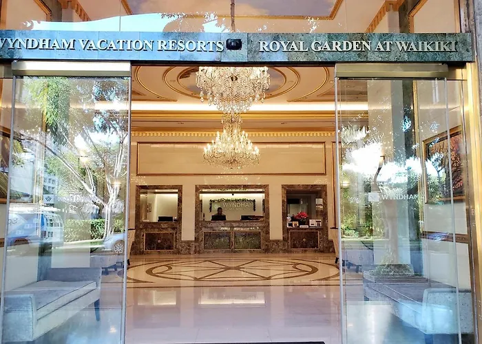 Vacation Rental Studios At Royal Garden Waikiki