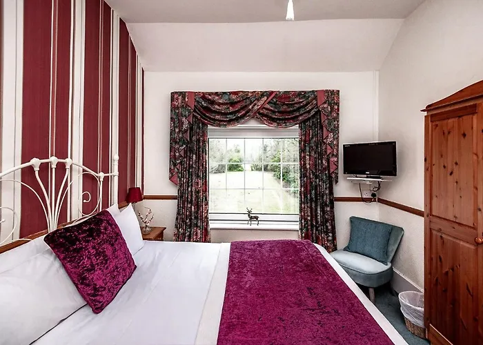 Trivelles Waterhall Country Gatwick Hotel & Airport Parking