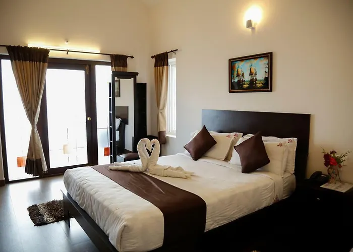 Family Hotel: Paradise Perfect - Non Smoking Non Alcoholic No Unmarried Couples