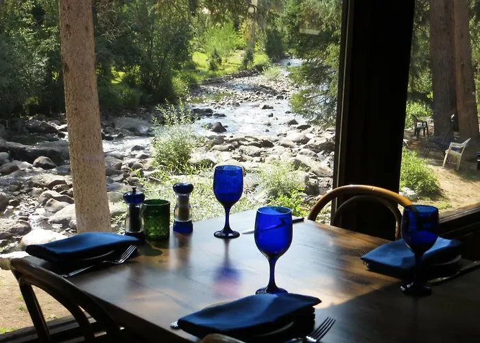 The Historic Rapids Lodge