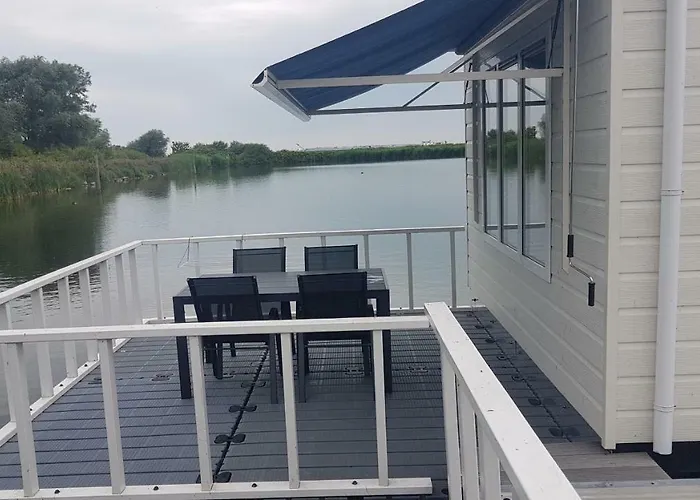 Bestmarine Waterchalets Flevo Marina