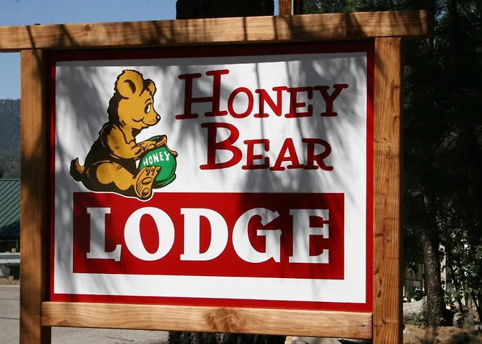 Honey Bear Lodge & Cabins